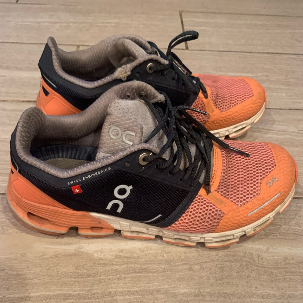 ON running - Orange & navy blue cloud flyer sneakers